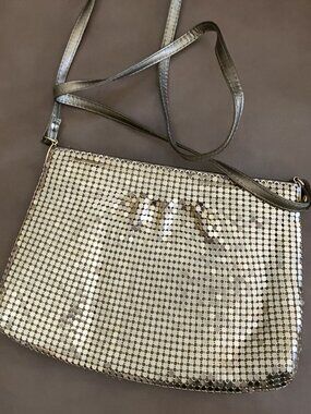 STK, GOLD LAME, MESH EVENING BAG, 21" SHOULDER STRAP, 10"W X 6"H X 1.5W